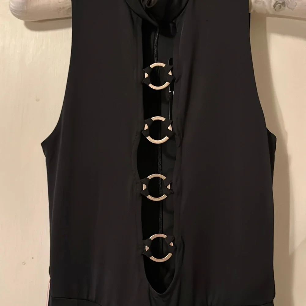 Bebe Black Sleeveless Jumpsuit with High Neckline & Ring Detail Sz XXS - Picture 5 of 9